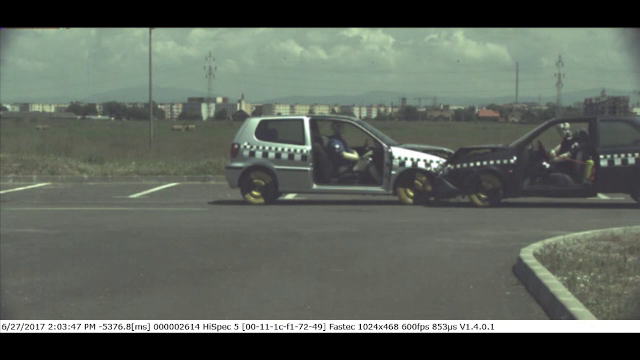 Lucruri simple, dar foarte importante, care ne pot salva viata in caz de accident. Cum trebuie pusa corect centura