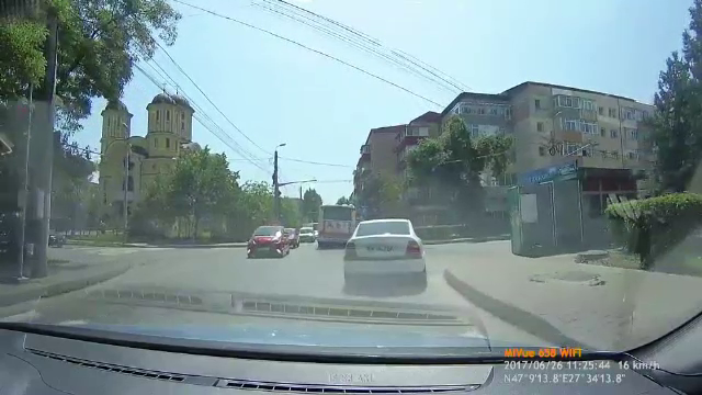 Copilul din Iasi, lovit de un cablu desprins de pe stalp, va avea nevoie de proteza dentara dupa ce si-a pierdut 8 dinti