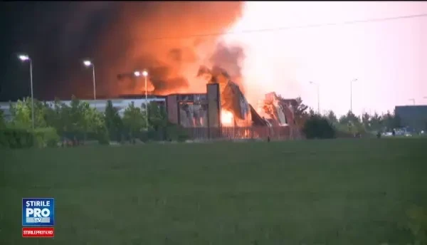 Incendiu in Balotesti: depozitele nu aveau aviz ISU si nici sistem de stingere a focului. Neregulile descoperite de pompieri