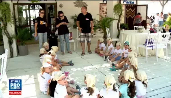 50.000 de copii sunt asteptati pe litoral. Cat costa zece zile de cazare, timp in care cei mici canta sau fac modelling