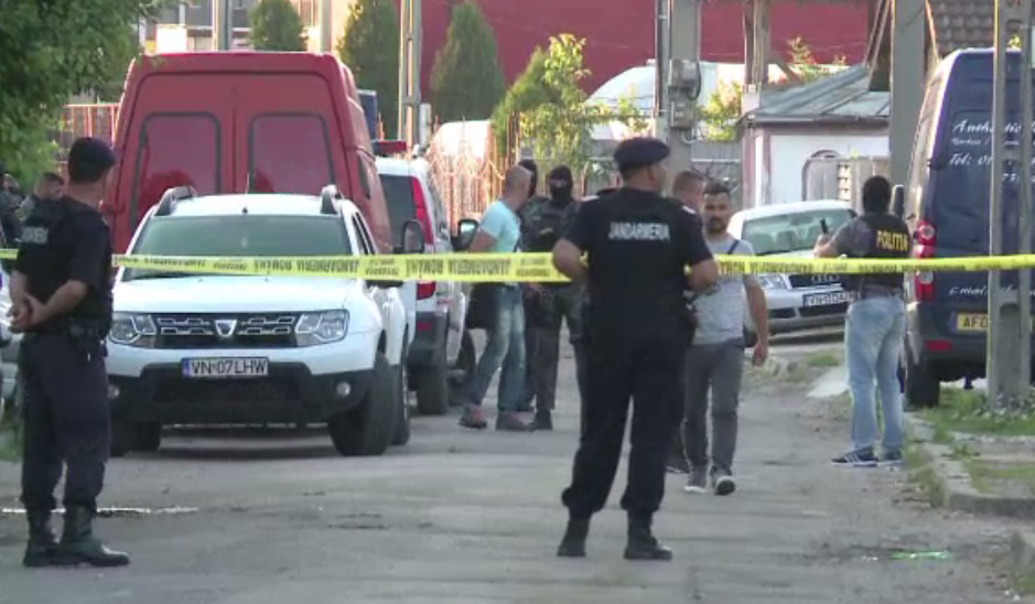 Doi barbati retinuti in scandalul soldat cu 4 morti la Focsani. Criminalistii au gasit imagini de groaza la fata locului