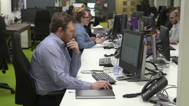 Efectul exercitiilor fizice regulate, anulat de statul pe scaun. Ce trebuie sa facem pe parcursul unei zile de lucru la birou