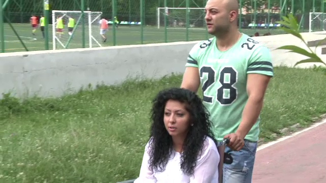 Paralizata in urma unui accident, o tanara din Sibiu are nevoie disperata de ajutor pentru o operatie care i-ar reda mersul