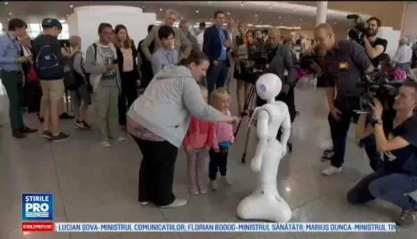 Robotul Bruce Pepper, noul angajat al aeroportului Zaventem. Ce face pentru calatori si cu ce informatii ii ajuta