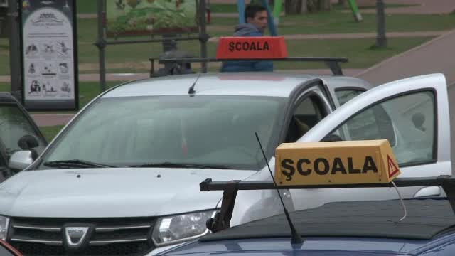 Bucureştenii vor primi permisele de conducere prin poştă