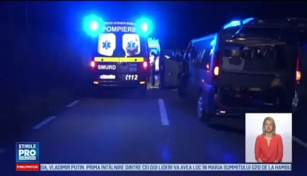 Un tanar de 24 de ani a murit dupa ce s-a izbit cu motoscuterul de o caruta nesemnalizata. Carutas: Ce e atata politie aici?