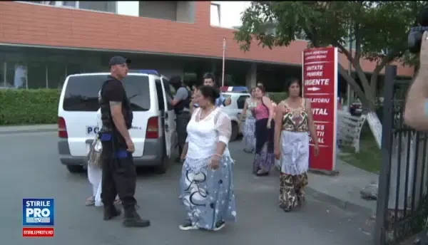 40 de rromi din clanul Pistol au provocat scandal la Spitalul din Buzau. Motivul pentru care au agresat cadrele medicale
