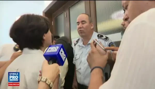 Scandal la Primaria Capitalei. Motivul pentru care mai multor activisti le-a fost interzis accesul la sedinta Consiliului