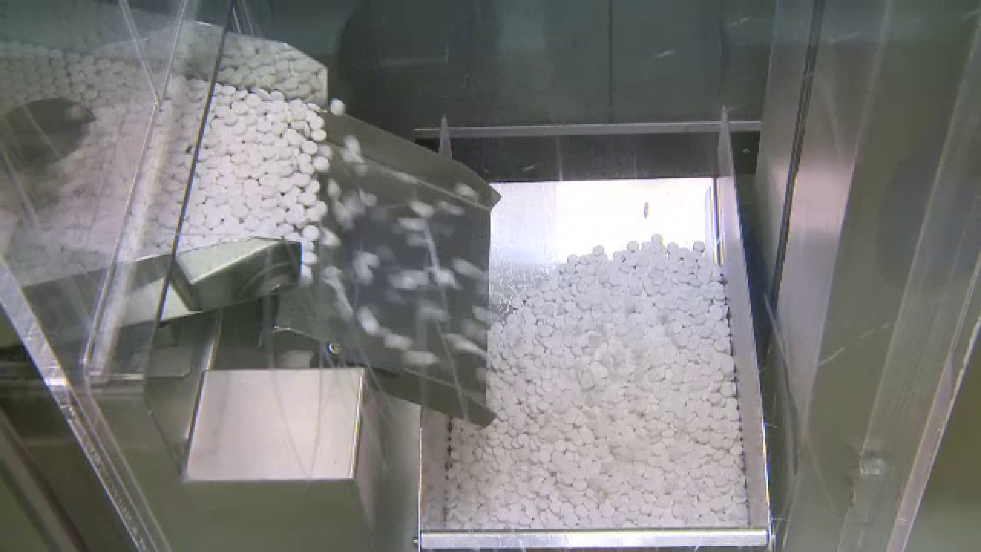 De sambata, pensionarii cu venituri de sub 900 de lei primesc o reducere de 90% din pretul medicamentelor