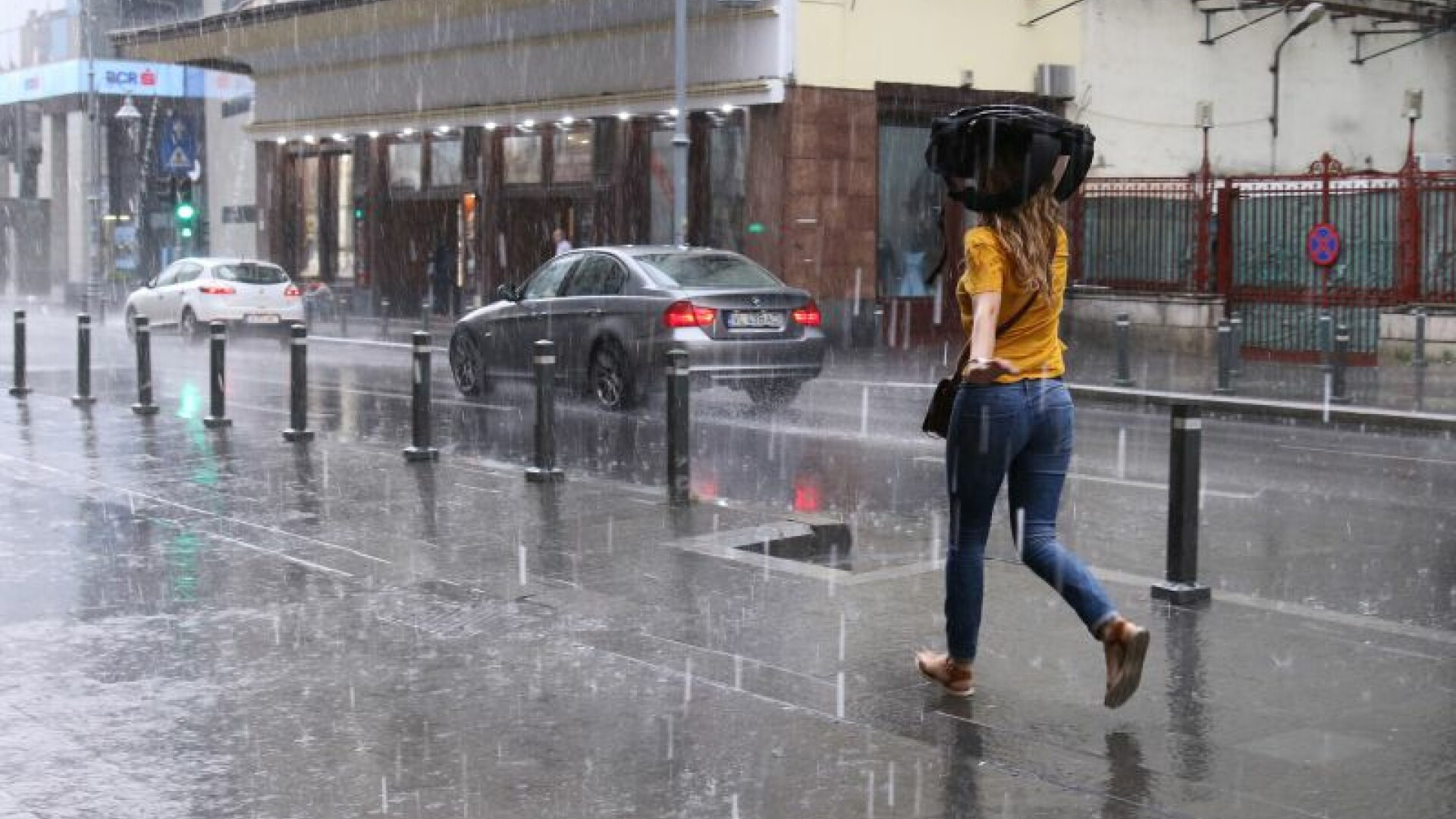 Cod galben de vijelii, ploi torenţiale şi chiar ninsori. Vreme rece în toată țara