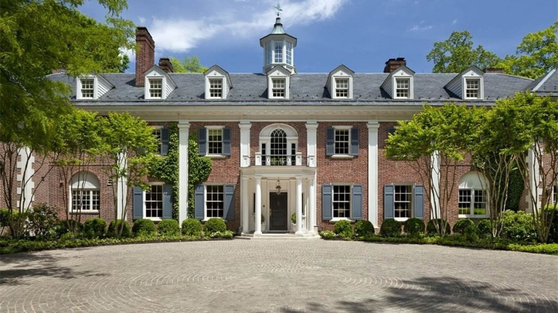 Casa in care a copilarit o fosta Prima Doamna a SUA, scoasa la vanzare pentru 49,5 milioane de dolari. FOTO