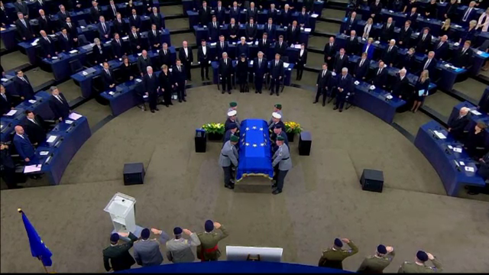 Omagiu "fara precedent" adus fostului cancelar al Germaniei Helmut Kohl. Bill Clinton:"Ai facut o treaba buna. Iti multumesc"