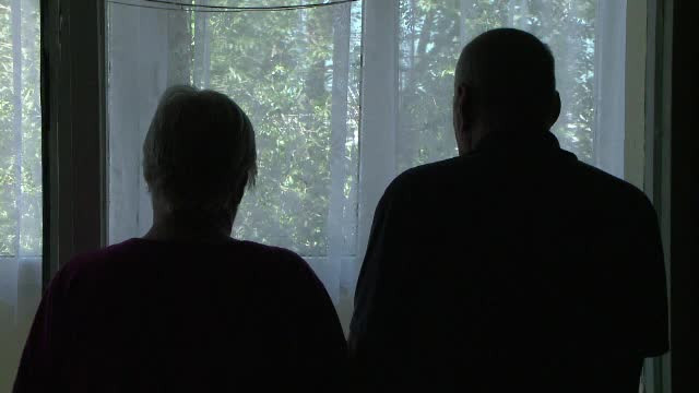 Doi parinti din Iasi au cerut ordin de restrictie impotriva fiului lor, care ii teroriza. "Viata e mai linistita acum"