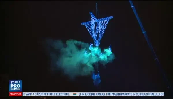 Bucurestiul va fi, timp de 5 weekend-uri, Capitala teatrului de strada. Acrobatii italieni au dansat la 20 de metri inaltime