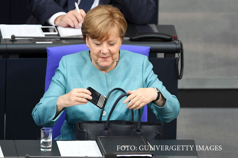 Angela Merkel isi lanseaza campania, la cateva luni dupa rivalul ei. Ce se intampla cu politica privind imigrantii