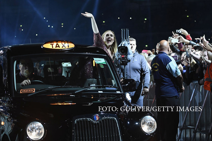 Decizia prin care Adele si-a infuriat fanii in acest week-end. "Ii lipseste profesionalismul"