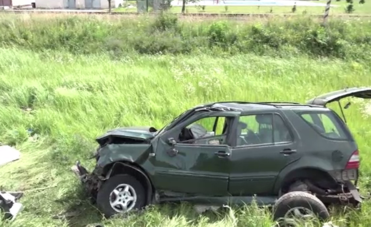 Doua surori au murit impreuna cu copiii lor intr-un accident in Satu Mare. Politistii trebuie sa afle cine e soferul vinovat
