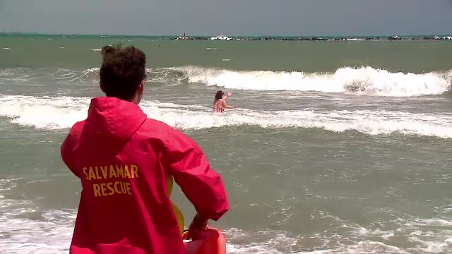 Turist mort la Jupiter, după ce a vrut să-și facă o poză în apă