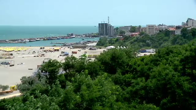 Neversea a dat peste cap preturile la cazare, pe litoral: "Se inchiriaza si balcoanele". Cat costa camera si o noapte pe iaht