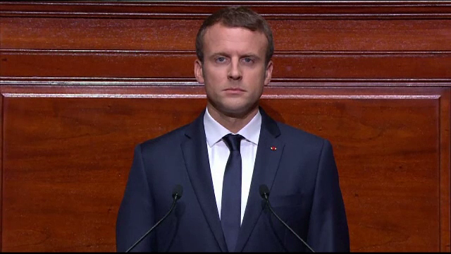 Emmanuel Macron: Nu ar trebui să ne arătăm niciodată slabi în faţa lui Putin