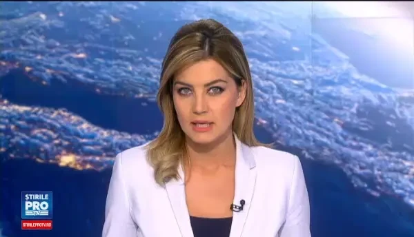 Steag rosu pe intregul litoral, din cauza curentilor si a apei reci. Cum isi risca turistii propria viata