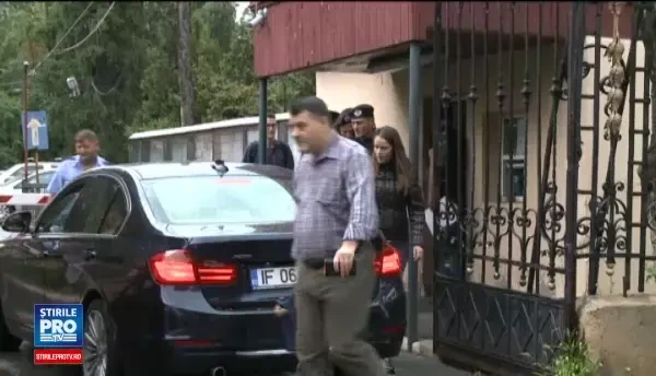 Perchezitii la UMF Carol Davila. Cadre didactice, suspectate ca primeau mita de la studenti, carora le dadeau subiectele