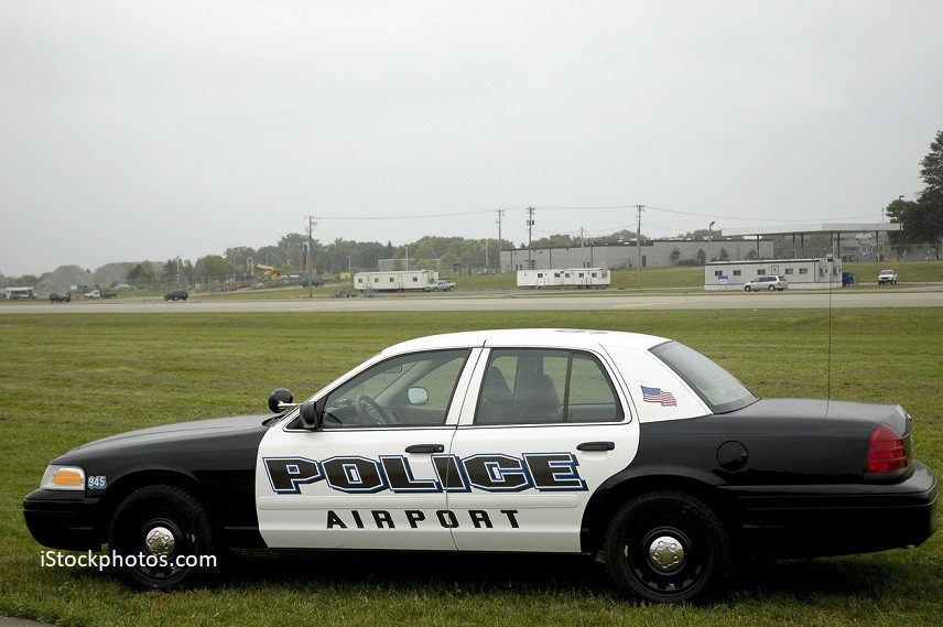 Un suspect inarmat, ucis pe un aeroport din Oregon dupa ce a incercat sa fure un elicopter