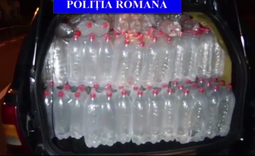 Barbati prinsi cu 2.000 de litri de alcool etilic in portbagaj, in Dej. Polititii i-au arestat preventiv