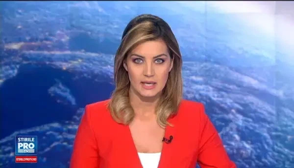 Grav accident in Prahova. Un sofer a ramas incarcerat dupa ce a lovit o duba parcata si a proiectat-o intr-un stalp