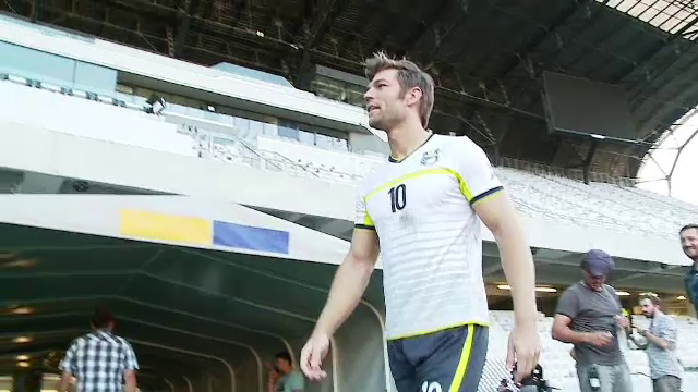 Doi actori celebri de la Hollywood filmeaza la Cluj, alaturi de echipa de fotbal Sanatatea. "Romania este minunata"