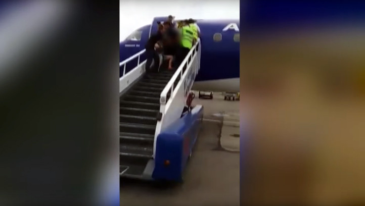 Doi frati din Republica Moldova s-au urcat beti intr-o cursa internationala. Scandalul urias care a urmat. VIDEO