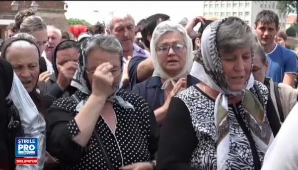 Peste 1700 de enoriasi din Mures au semnat un memoriu in apararea preotului Cristian Pomohaci. Reactia Patriarhiei Romane