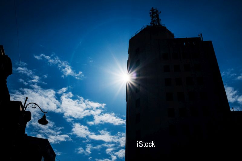 Informare meteo de răcire a vremii şi intensificări ale vântului, până vineri seară