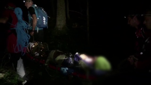 Turisti raniti recuperati cu ATV-ul, in Masivul Postavaru. Unul a cazut de pe stanci, iar doi au ramas blocati intr-un perete