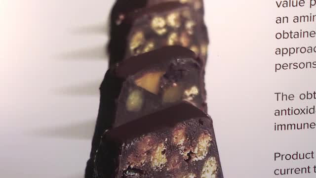 Romania se prezinta la un concurs international de la Londra cu o inventie "sanatoasa". "Batonul-minune" creat la Galati