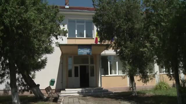 Liceean preluat de jandarmi, din cauză că s-a jucat cu un dispozitiv cu electroșocuri