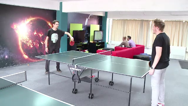 Firmele de IT isi atrag angajatii cu piscine, sali de fitness sau oaze de relaxare. "Se simt bine, nu vin ca la serviciu"