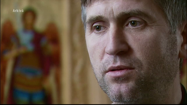 Preotul Pomohaci, care ar fi incercat sa corupa sexual un adolescent, a depus cerere de autosuspendare din preotie