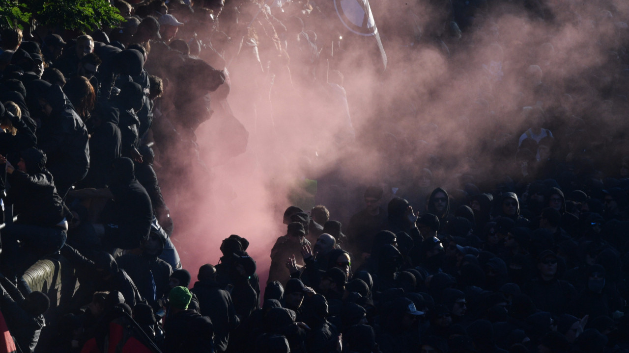 "Bun venit in iad". Confruntari violente intre fortele de ordine si mii de militanti antiglobalizare in Hamburg. FOTO / VIDEO