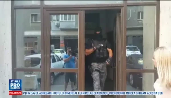 Doi luptatori profesionisti de kickboxing, retinuti in cazul agresarii lui Mircea Oprean, fostul ginere al lui Ceausescu