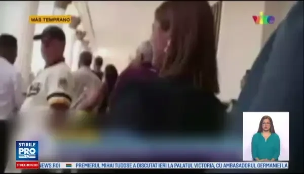 Parlamentul venezuelean, sub asediul sustinatorilor presedintelui Maduro. Trei deputati plini de sange. VIDEO