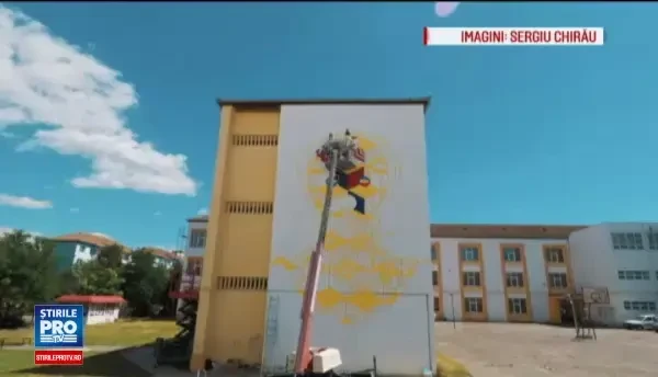 Zidurile gri din Sibiu, transformate in opere de mari dimensiuni, la a 3-a editie a Festivalului de Arta Stradala