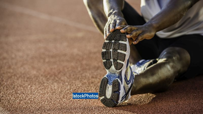 Un antrenament al unui sportiv din Kenya era sa se transforme intr-o tragedie. Ce s-a intamplat dupa ce l-au atacat 2 ursi