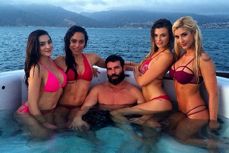 "Regele Instagramului" si-a facut iubita stabila! Cine este femeia care l-a cumintit pe Dan Bilzerian