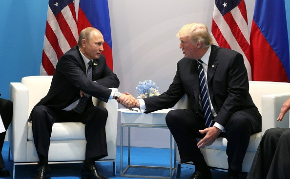 Trump ii face pe plac lui Putin, pentru a imbunatati relatiile cu Rusia. Programul CIA de formare a rebelilor sirieni, oprit