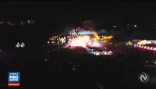 Peste 47.000 de oameni pe plaja din Constanta, in prima zi la Neversea. Rita Ora si Tiesto au incantat publicul