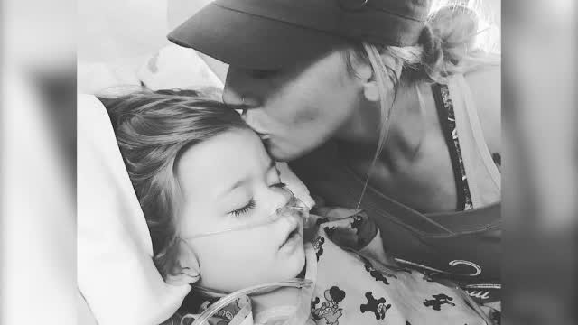 A fost diagnosticata cu cancer, dar acum are o speranta. O fata a facut un triplu transplant pentru inlocuirea organelor