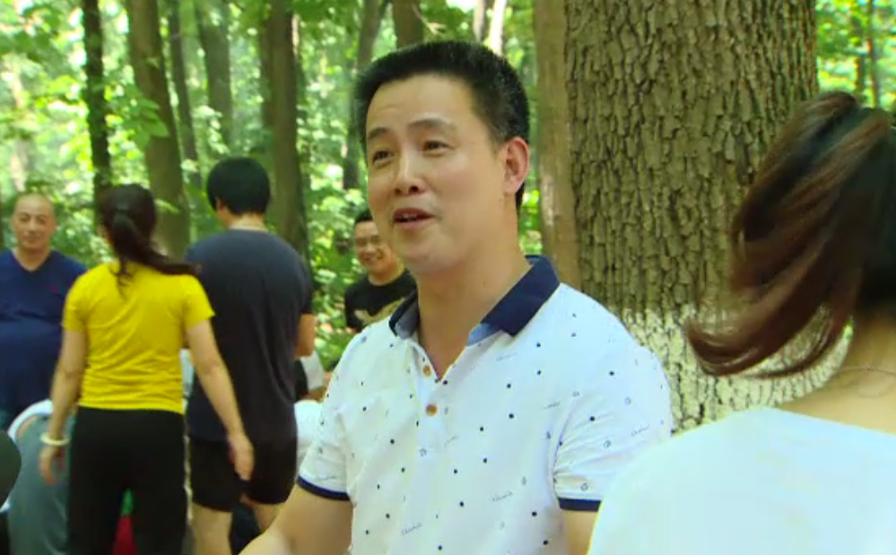 Duminica relaxanta la padure. Sute de familii au incins gratarele pe langa Bucuresti