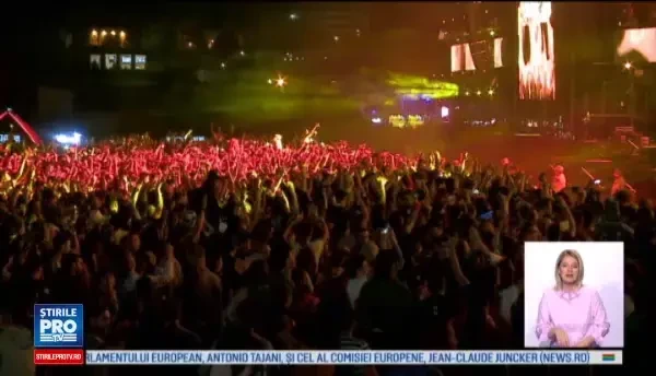 Festivalul de langa ... festival. Sute de oameni s-au bucurat gratis de muzica de la Neversea, pe plaja de langa concerte