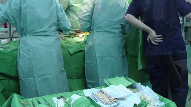 Medic din Iasi, suspectat de DNA ca ar fi pretins bani pentru a opera pe cord. In doua zile a strans 1500 de euro